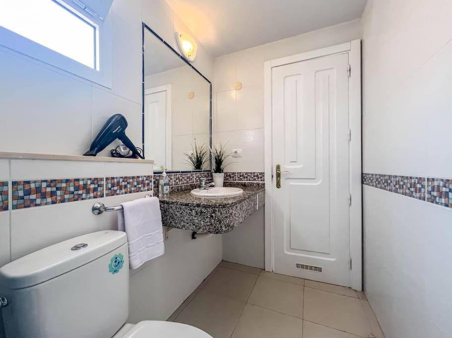 Con Terraza Y Piscina Apartamento