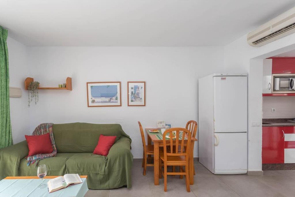 Con Terraza Y Piscina Apartamento *